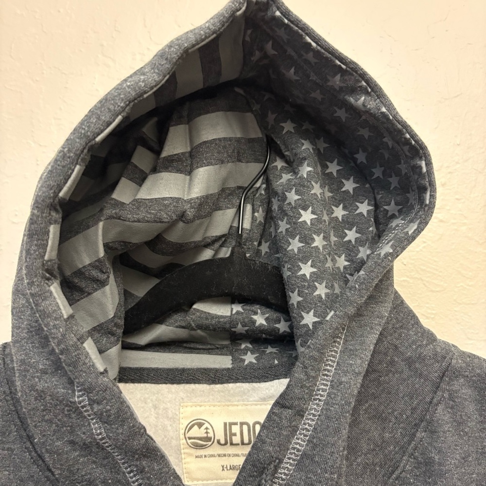 Jeep Men's Black Pullover Hoodie with Patriotic Logo - Picture 2 of 11